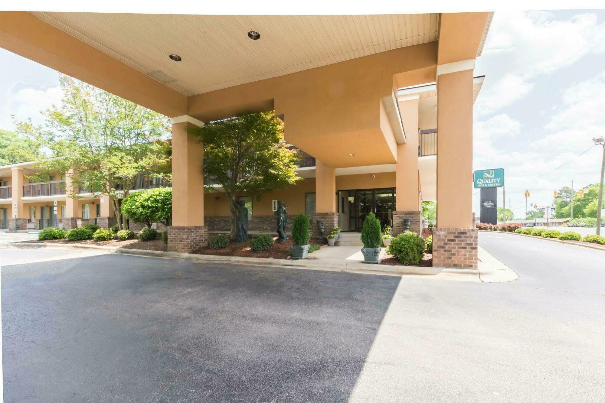 Quality Inn & Suites Rockingham megyeRockingham megye  Kültér fotó