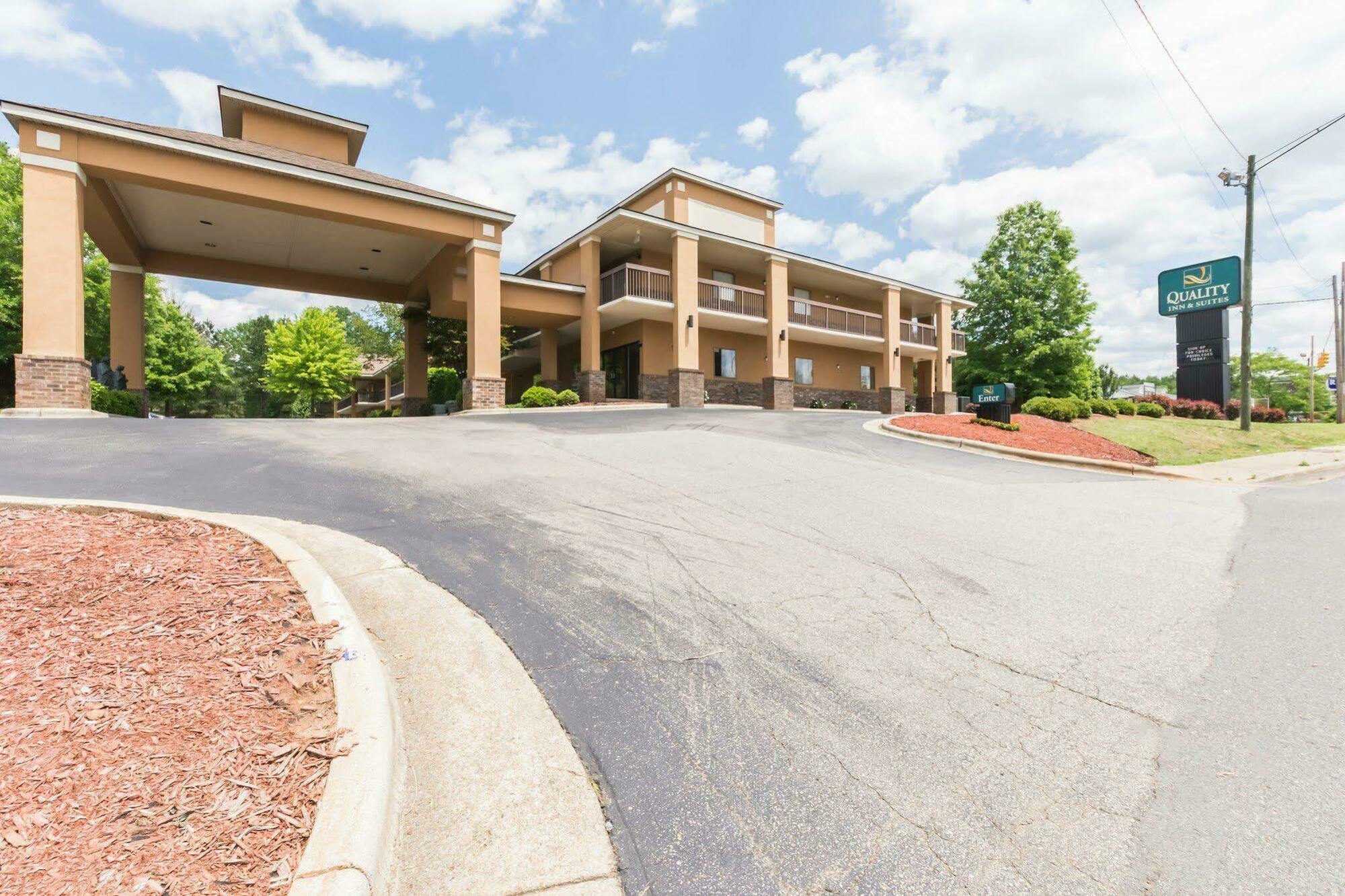 Quality Inn & Suites Rockingham megyeRockingham megye  Kültér fotó