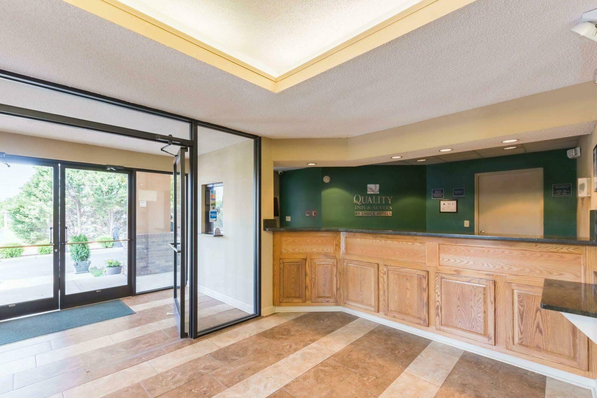 Quality Inn & Suites Rockingham megyeRockingham megye  Kültér fotó