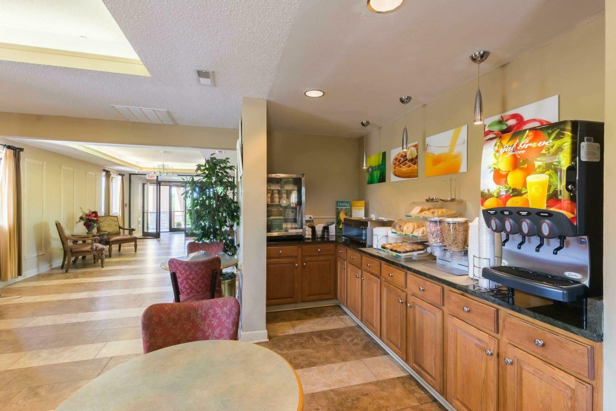 Quality Inn & Suites Rockingham megyeRockingham megye  Kültér fotó