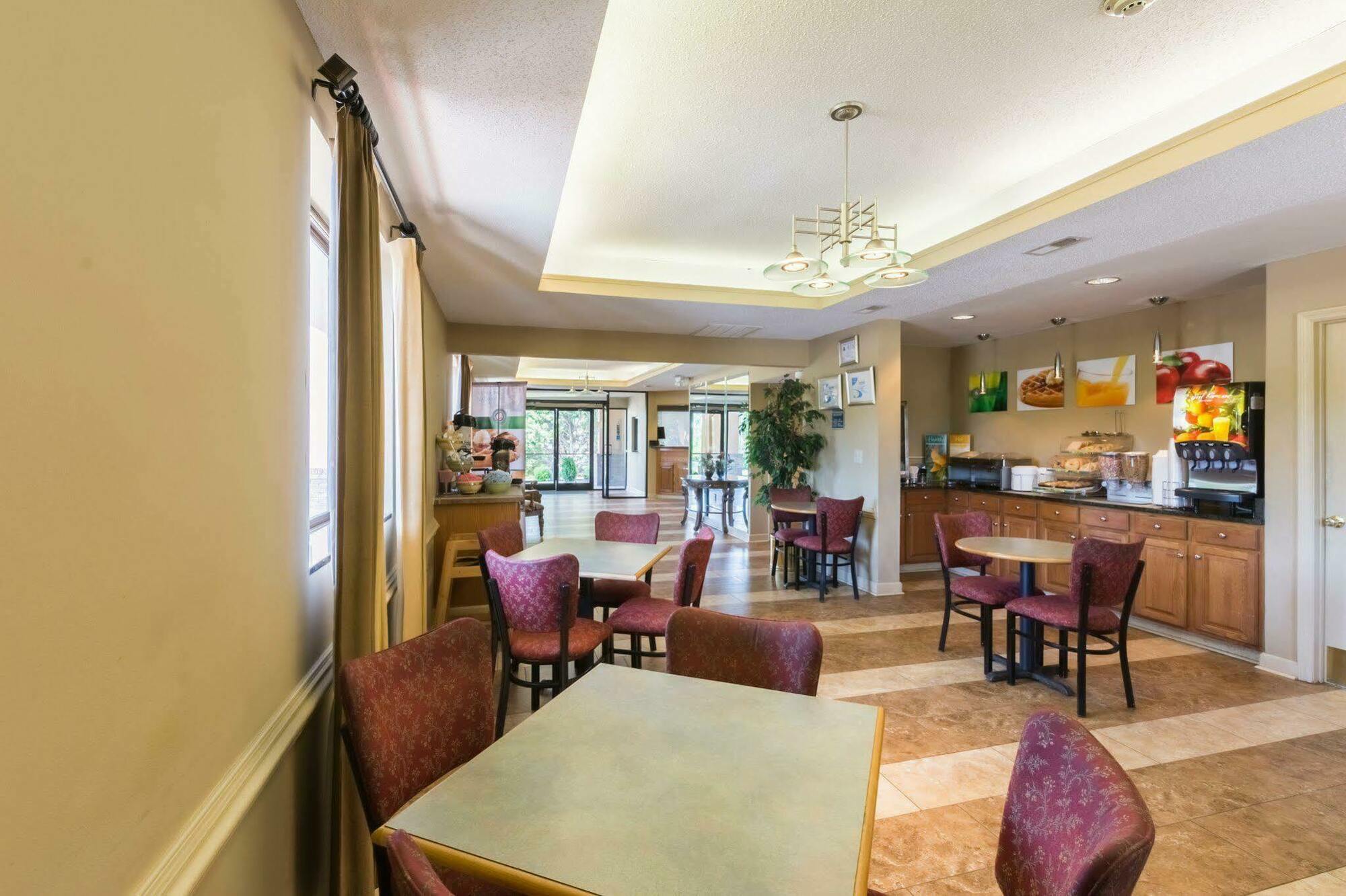 Quality Inn & Suites Rockingham megyeRockingham megye  Kültér fotó