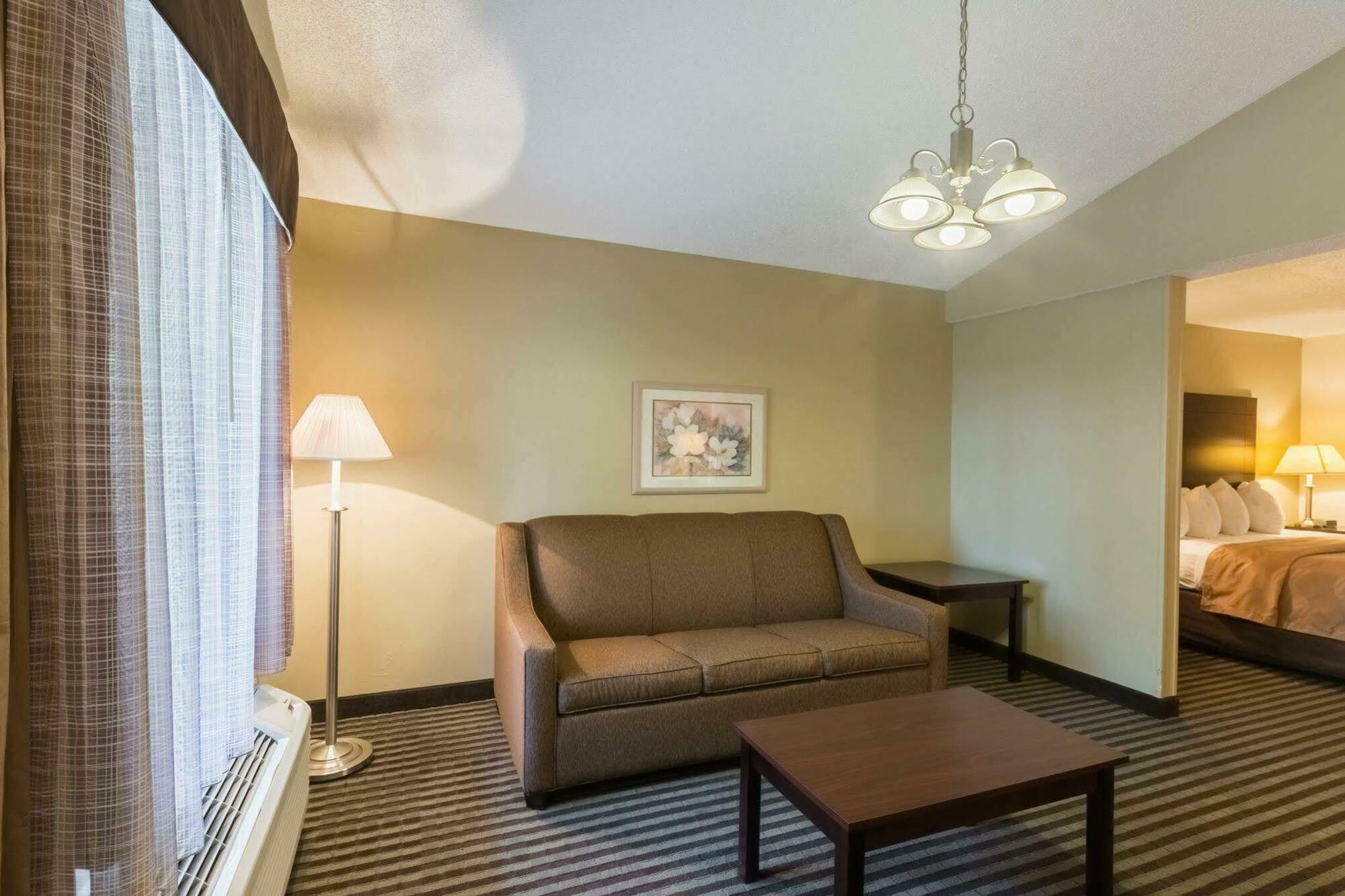 Quality Inn & Suites Rockingham megyeRockingham megye  Kültér fotó