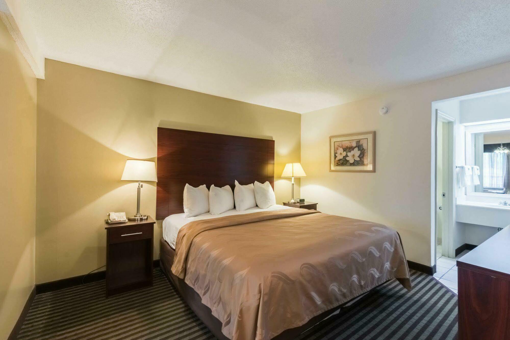 Quality Inn & Suites Rockingham megyeRockingham megye  Kültér fotó